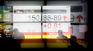 العملة الخضراء تتصدر.. الدولار يحقق مكاسب قوية مقابل العملات العالمية في التعاملات الأخيرة